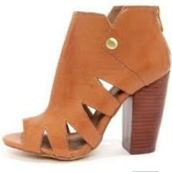 EUC Kelsi Dagger Leather Ankle Booties(size 9.5) - Picture 3 of 9